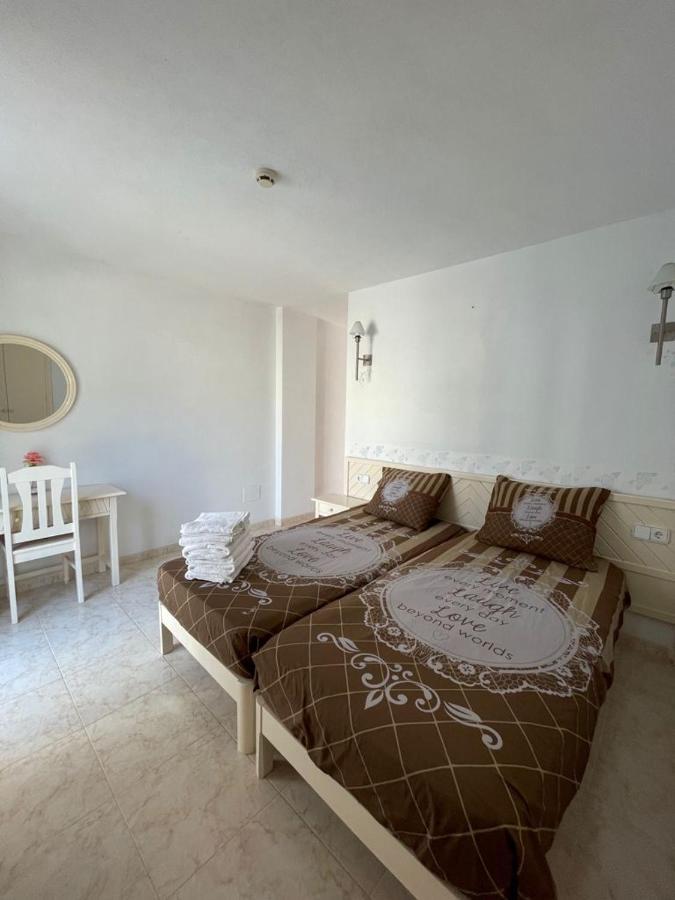 Apartamentos Torres Cardona 卡拉隆加 外观 照片